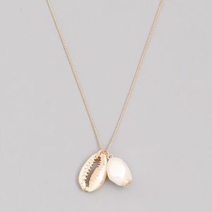 Seashell Pendant Necklace